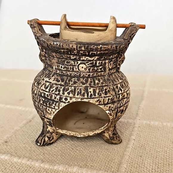 Essentual Oil & Wax Melt Warmer - Picture 3 of 6